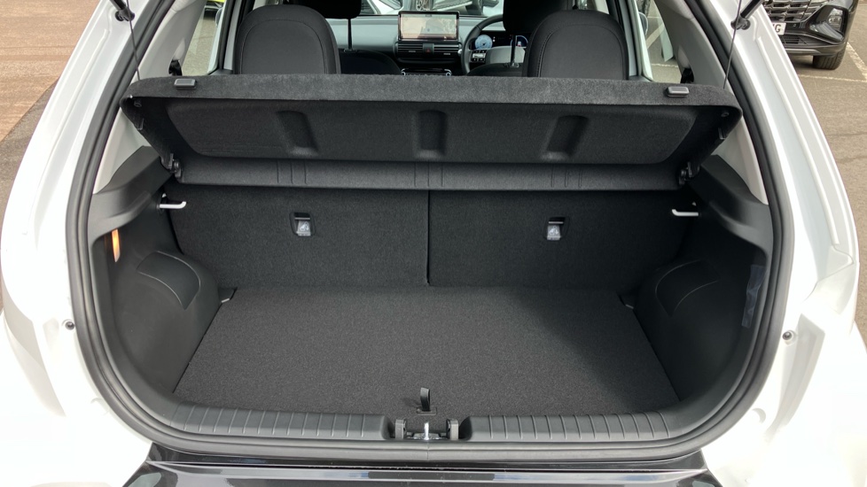 Hyundai INSTER 71kW 01 42kWh 5dr Auto Electric Hatchback - Image 4
