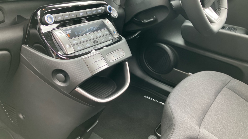 Hyundai INSTER 85kW 01 49kWh 5dr Auto Electric Hatchback - Image 13