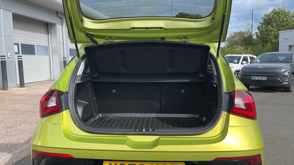Hyundai i20 1.0T GDi Premium 5dr Petrol Hatchback - Image 4