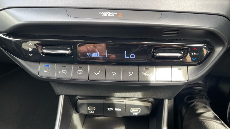 Hyundai i20 1.0T GDi Premium 5dr Petrol Hatchback - Image 17