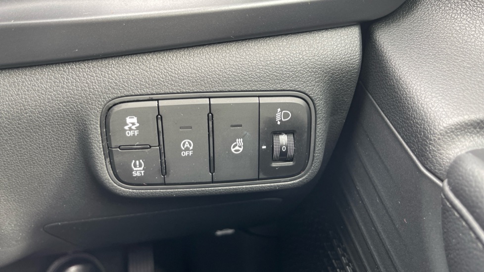Hyundai i20 1.0T GDi Premium 5dr Petrol Hatchback - Image 25