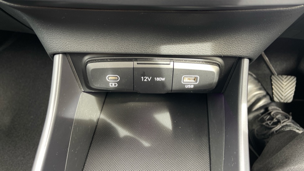 Hyundai i20 1.0T GDi Premium 5dr Petrol Hatchback - Image 29