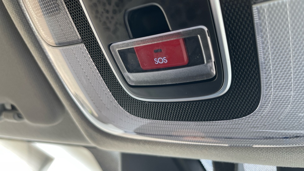 Hyundai i20 1.0T GDi Premium 5dr Petrol Hatchback - Image 32