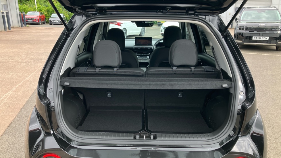 Hyundai INSTER 85kW 02 49kWh 5dr Auto Electric Hatchback - Image 4