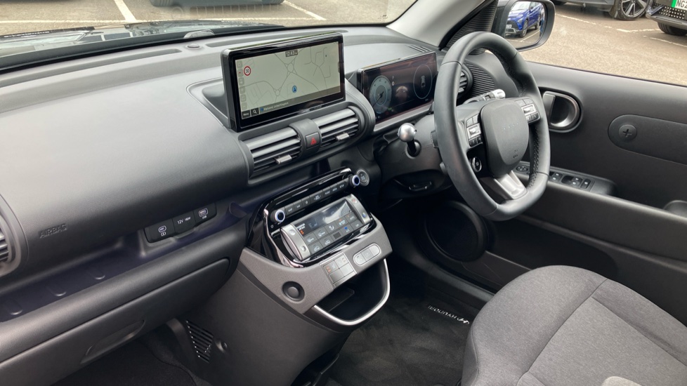 Hyundai INSTER 85kW 02 49kWh 5dr Auto Electric Hatchback - Image 9