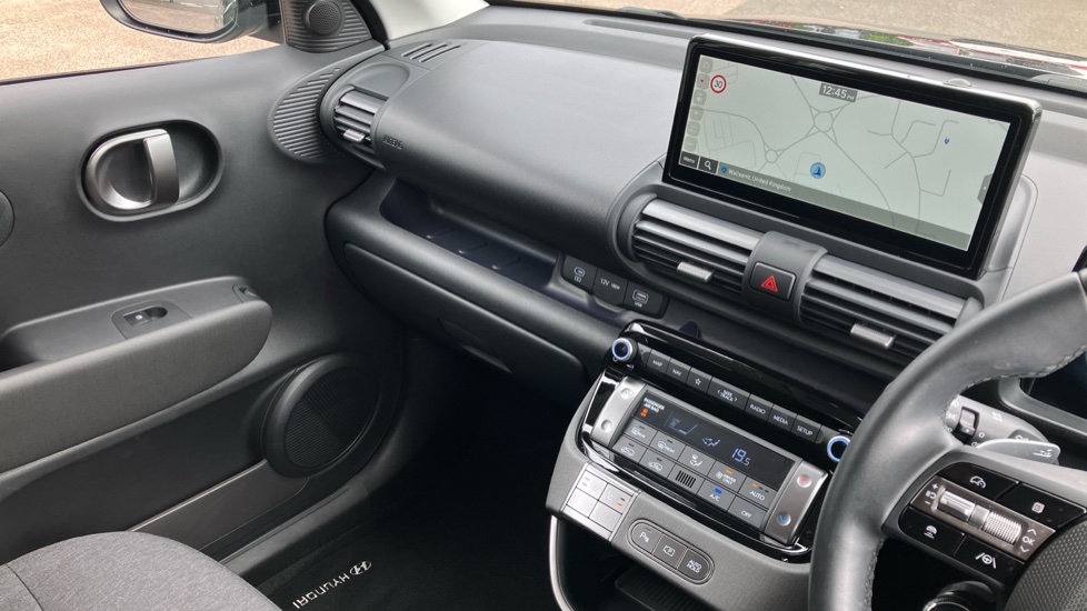Hyundai INSTER 85kW 02 49kWh 5dr Auto Electric Hatchback - Image 14