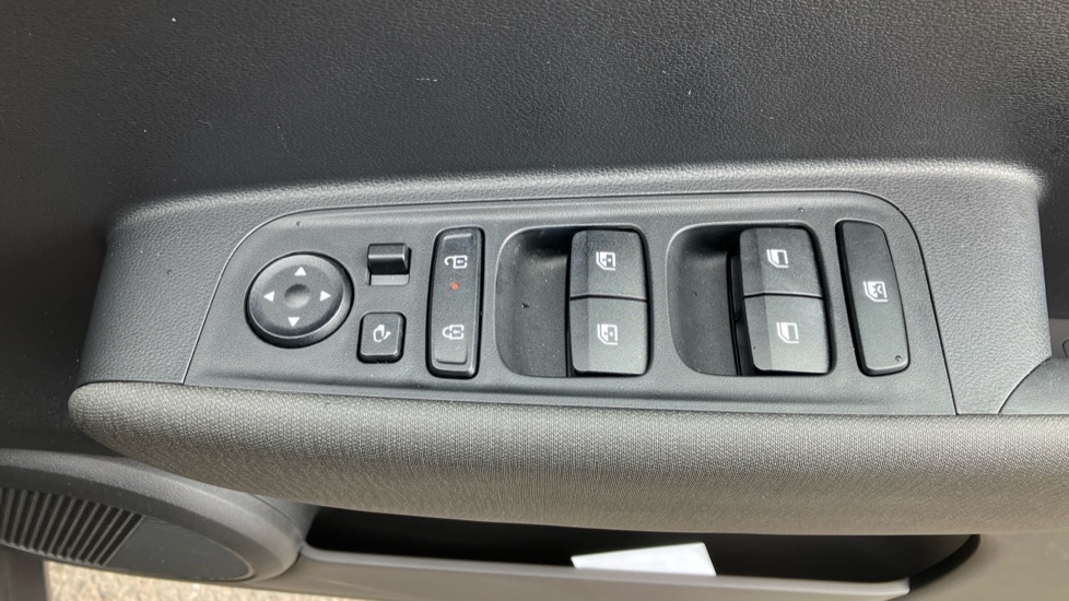 Hyundai INSTER 85kW 02 49kWh 5dr Auto Electric Hatchback - Image 31