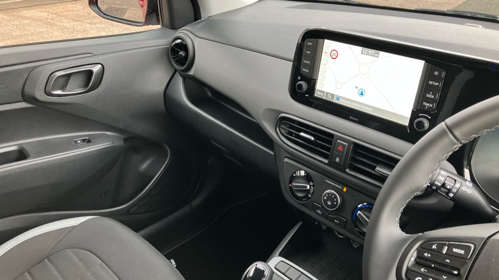 Hyundai i10 1.0 [63] Advance 5dr Auto [Nav] Petrol Hatchback - Image 14