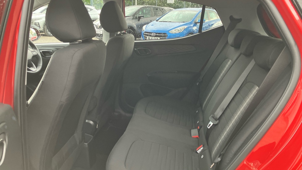 Hyundai i10 1.0 [63] Advance 5dr Auto [Nav] Petrol Hatchback - Image 16
