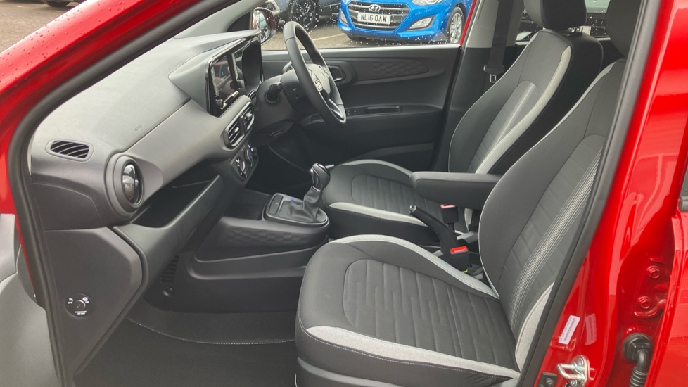 Hyundai i10 1.0 [63] Advance 5dr Auto [Nav] Petrol Hatchback - Image 25