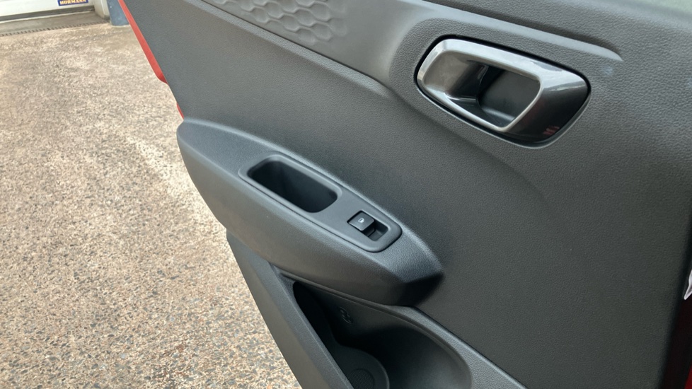 Hyundai i10 1.0 [63] Advance 5dr Auto [Nav] Petrol Hatchback - Image 29