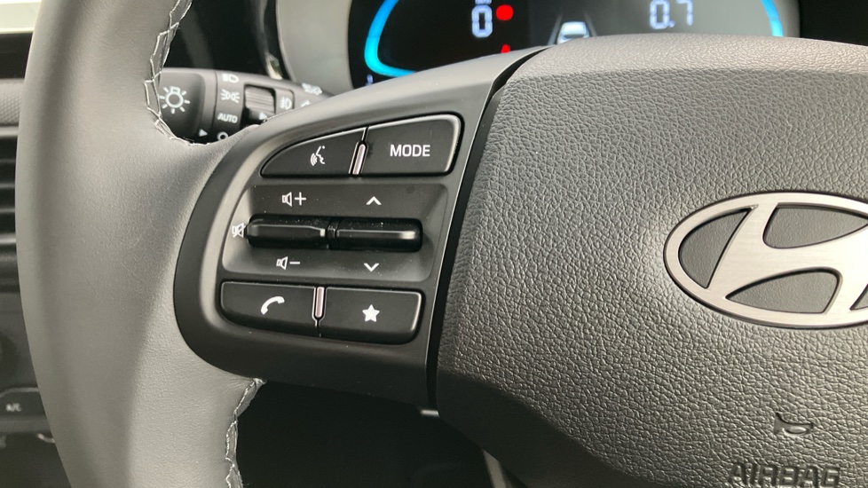 Hyundai i10 1.0 [63] Advance 5dr Auto [Nav] Petrol Hatchback - Image 35