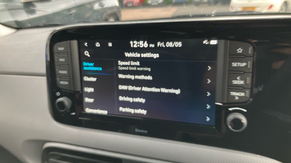 Hyundai i10 1.0 [63] Advance 5dr Auto [Nav] Petrol Hatchback - Image 41