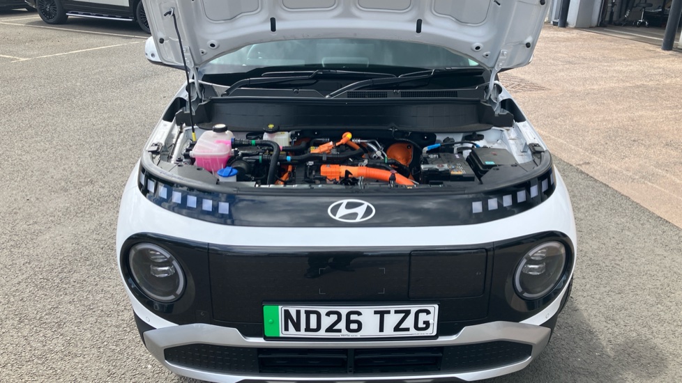Hyundai INSTER 85kW 02 49kWh 5dr Auto Electric Hatchback - Image 8