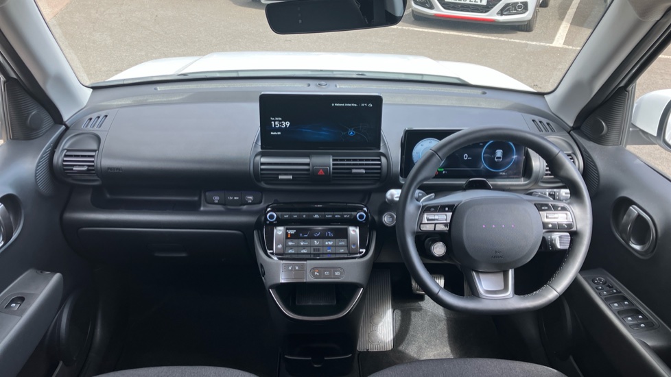 Hyundai INSTER 85kW 02 49kWh 5dr Auto Electric Hatchback - Image 10