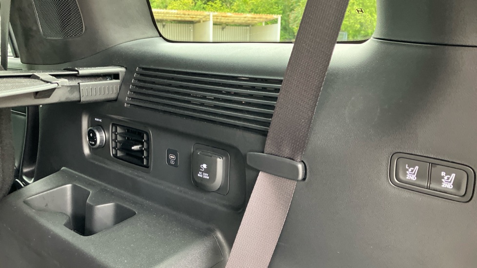 Hyundai SANTA FE 1.6 TGDi 288 PHEV Calligraphy 5dr 4WD Auto Estate - Image 22