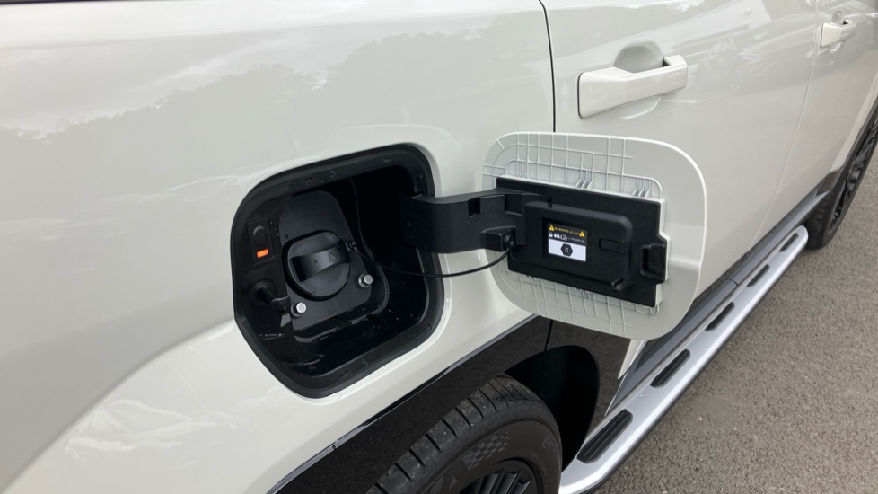 Hyundai SANTA FE 1.6 TGDi 288 PHEV Calligraphy 5dr 4WD Auto Estate - Image 24