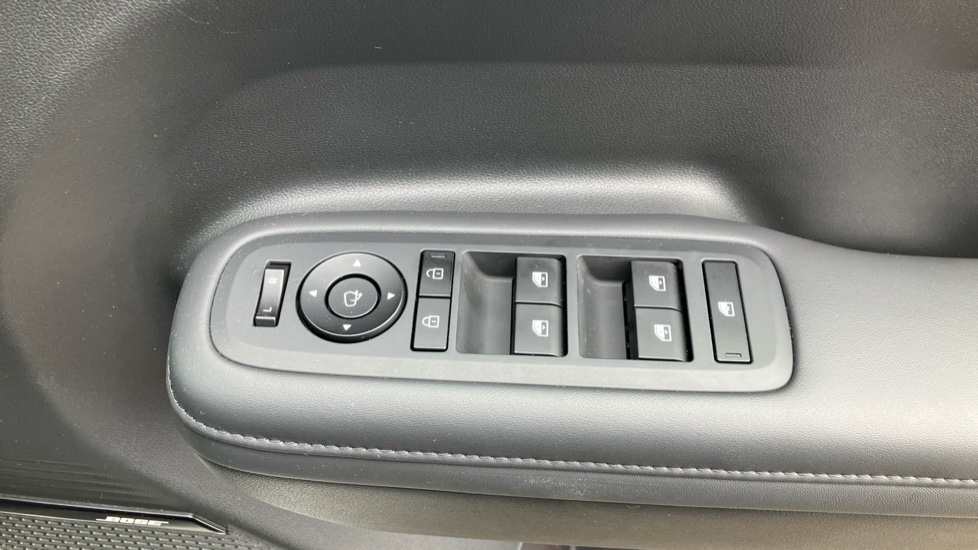 Hyundai SANTA FE 1.6 TGDi 288 PHEV Calligraphy 5dr 4WD Auto Estate - Image 34