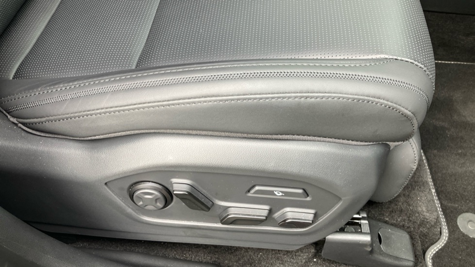 Hyundai SANTA FE 1.6 TGDi 288 PHEV Calligraphy 5dr 4WD Auto Estate - Image 37