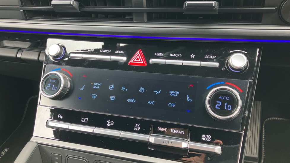 Hyundai SANTA FE 1.6 TGDi 288 PHEV Calligraphy 5dr 4WD Auto Estate - Image 39