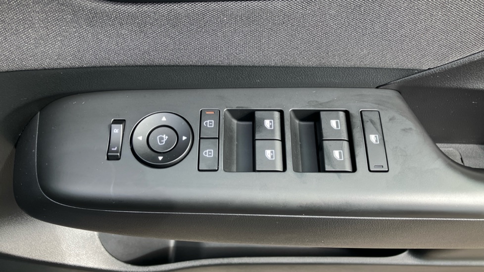 Hyundai KONA 1.6 Hybrid 138 N Line 5dr DCT Hybrid Hatchback - Image 31