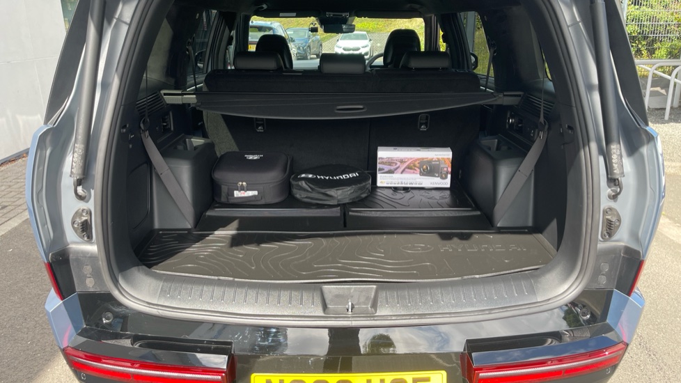 Hyundai SANTA FE 1.6 TGDi Plug-in Hybrid Calligraphy 5dr 4WD Auto Estate - Image 4