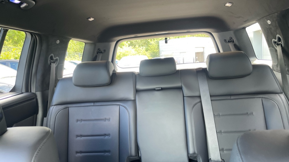 Hyundai SANTA FE 1.6 TGDi Plug-in Hybrid Calligraphy 5dr 4WD Auto Estate - Image 15