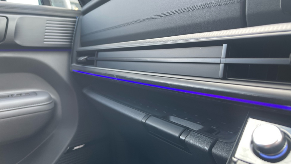 Hyundai SANTA FE 1.6 TGDi Plug-in Hybrid Calligraphy 5dr 4WD Auto Estate - Image 31