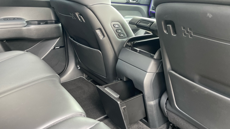 Hyundai SANTA FE 1.6 TGDi Plug-in Hybrid Calligraphy 5dr 4WD Auto Estate - Image 37