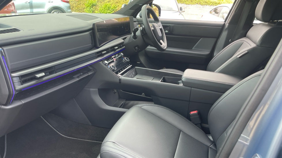 Hyundai SANTA FE 1.6 TGDi Plug-in Hybrid Calligraphy 5dr 4WD Auto Estate - Image 43