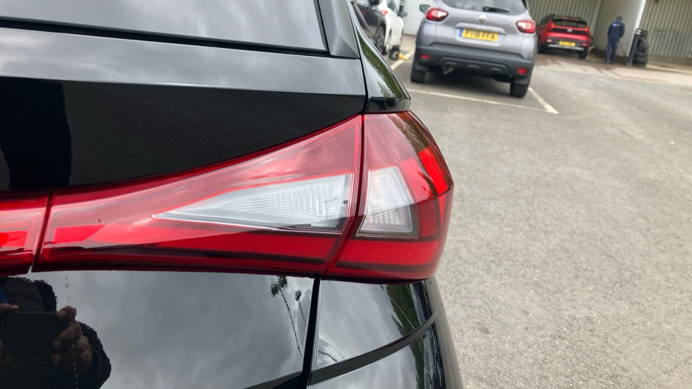 Hyundai i20 1.0T GDi 90 Black Line 5dr Petrol Hatchback - Image 21