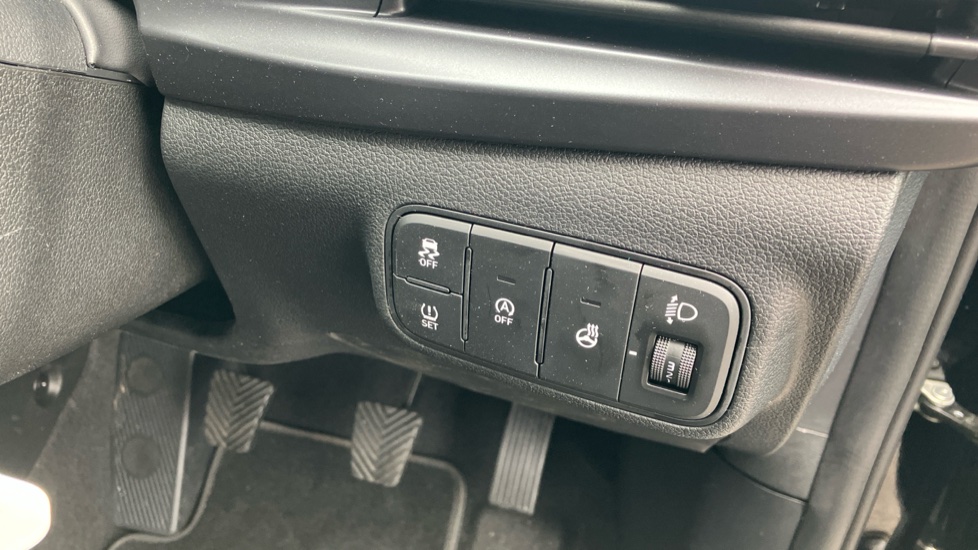 Hyundai i20 1.0T GDi 90 Black Line 5dr Petrol Hatchback - Image 30