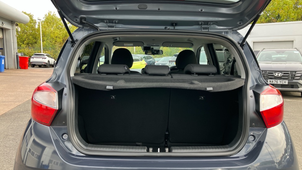 Hyundai i10 1.0 [63] Premium 5dr [Nav] Petrol Hatchback - Image 4