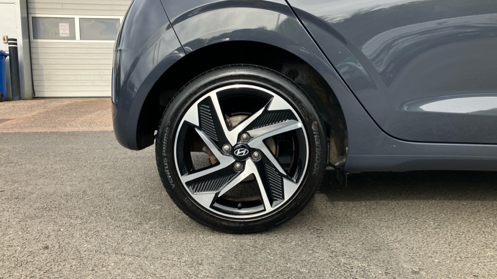 Hyundai i10 1.0 [63] Premium 5dr [Nav] Petrol Hatchback - Image 7