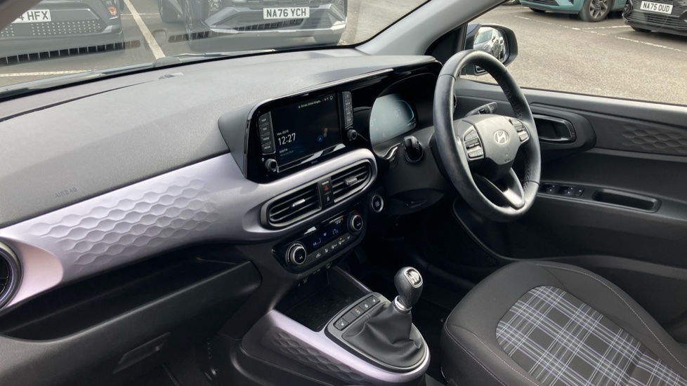 Hyundai i10 1.0 [63] Premium 5dr [Nav] Petrol Hatchback - Image 9
