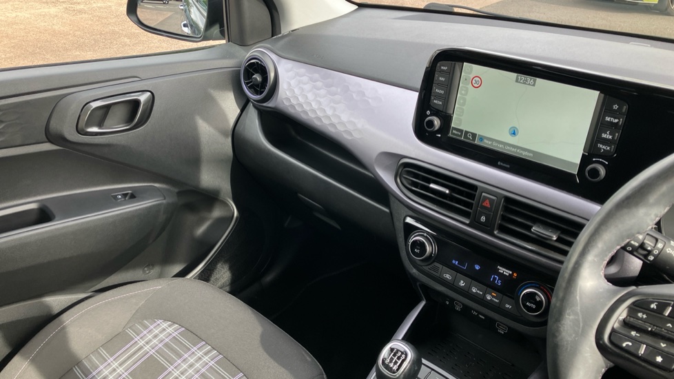 Hyundai i10 1.0 [63] Premium 5dr [Nav] Petrol Hatchback - Image 14