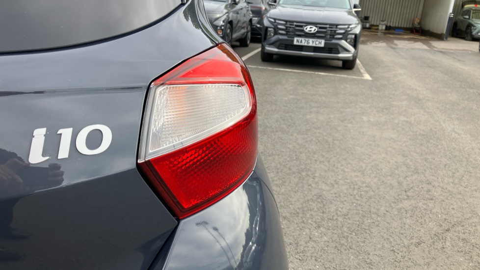 Hyundai i10 1.0 [63] Premium 5dr [Nav] Petrol Hatchback - Image 21