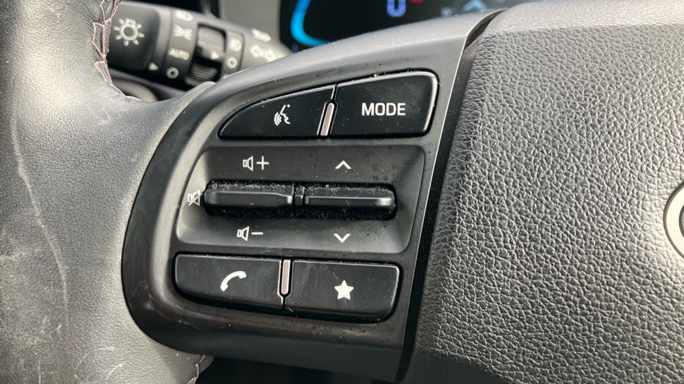 Hyundai i10 1.0 [63] Premium 5dr [Nav] Petrol Hatchback - Image 32