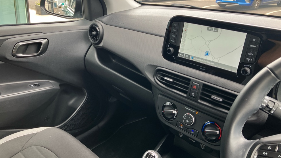 Hyundai i10 1.0 [63] Advance 5dr [Nav] Petrol Hatchback - Image 14