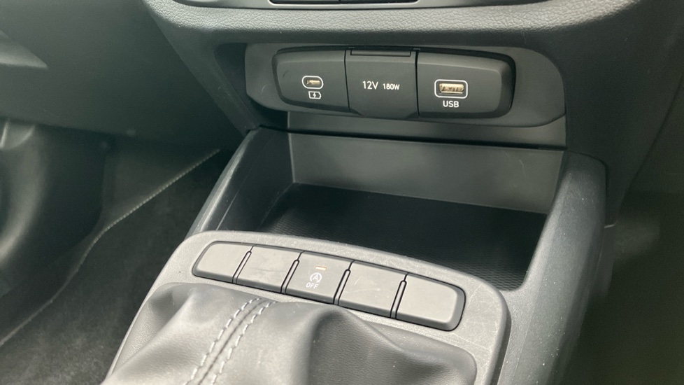 Hyundai i10 1.0 [63] Advance 5dr [Nav] Petrol Hatchback - Image 33