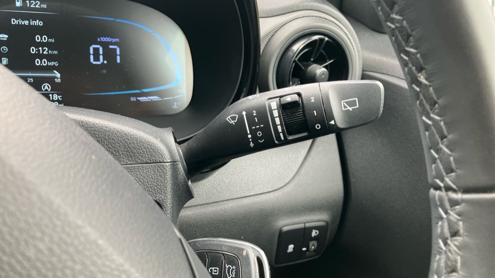 Hyundai i10 1.0 [63] Advance 5dr [Nav] Petrol Hatchback - Image 37