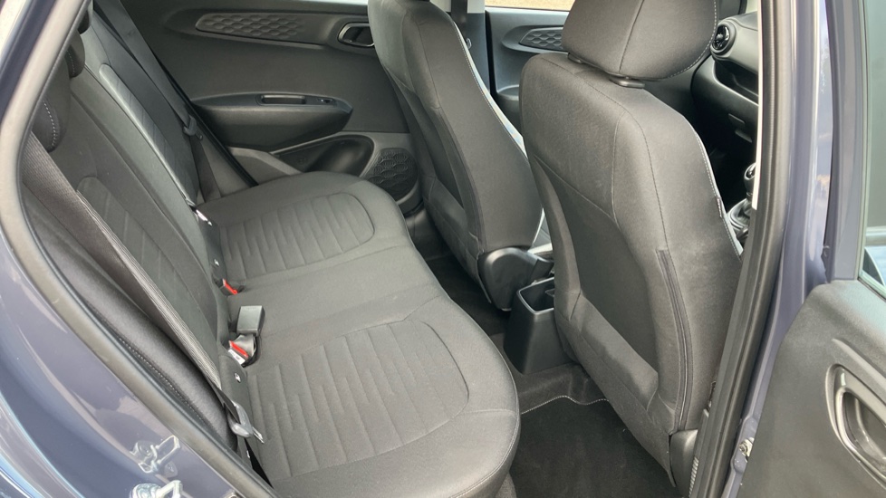 Hyundai i10 1.0 [63] Advance 5dr Auto [Nav] Petrol Hatchback - Image 23