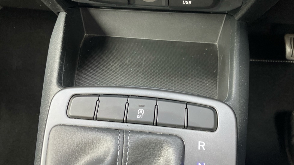 Hyundai i10 1.0 [63] Advance 5dr Auto [Nav] Petrol Hatchback - Image 32