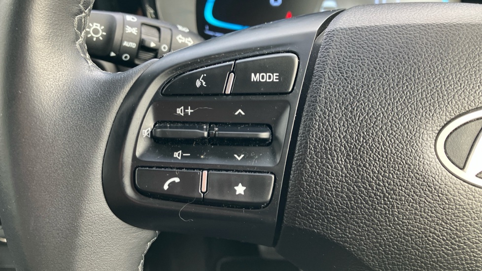 Hyundai i10 1.0 [63] Advance 5dr Auto [Nav] Petrol Hatchback - Image 35