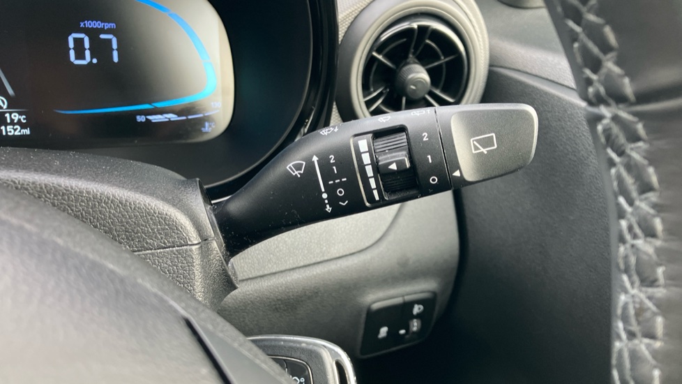 Hyundai i10 1.0 [63] Advance 5dr Auto [Nav] Petrol Hatchback - Image 37