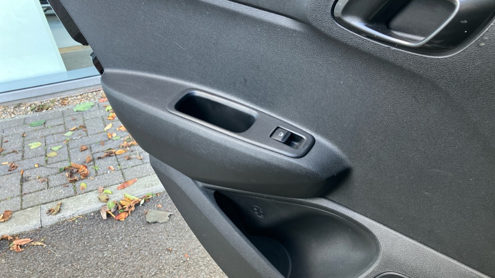 Hyundai i10 1.0 T-GDi N Line 5dr Petrol Hatchback - Image 27