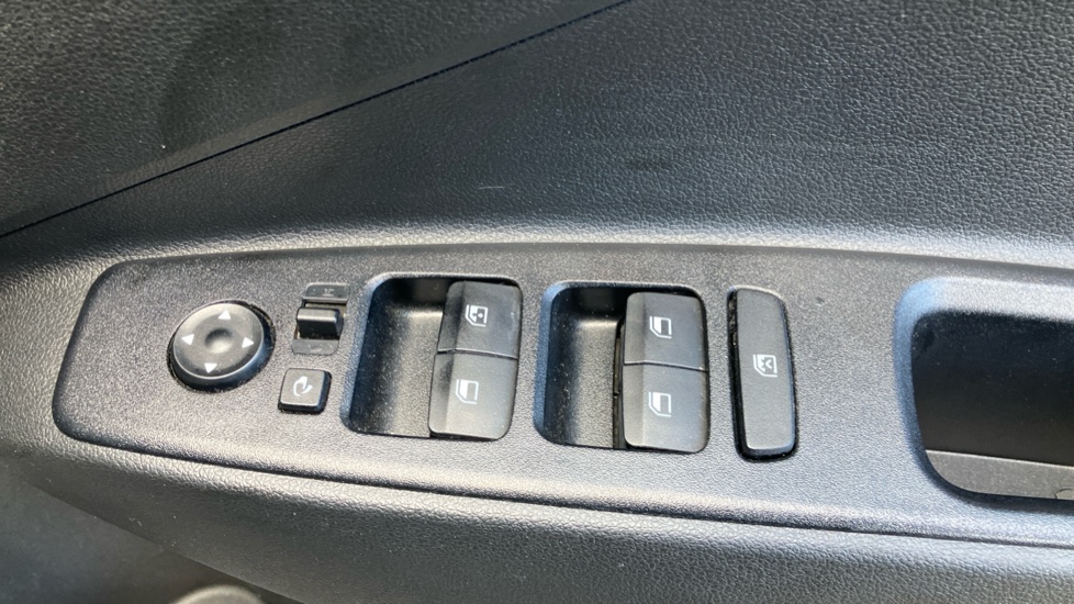 Hyundai i10 1.0 T-GDi N Line 5dr Petrol Hatchback - Image 28