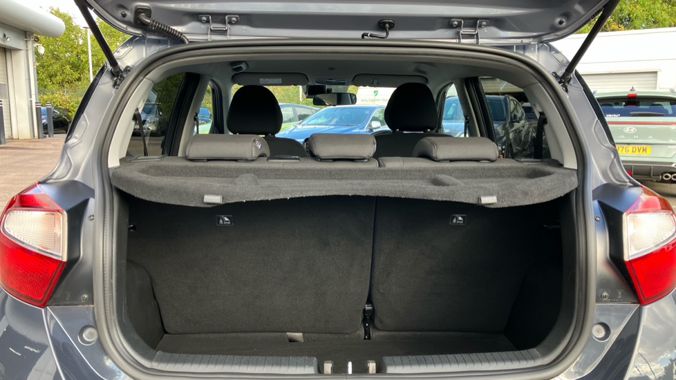 Hyundai i10 1.0 MPi Premium 5dr Petrol Hatchback - Image 4
