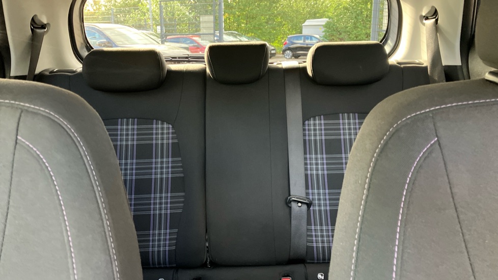 Hyundai i10 1.0 MPi Premium 5dr Petrol Hatchback - Image 15