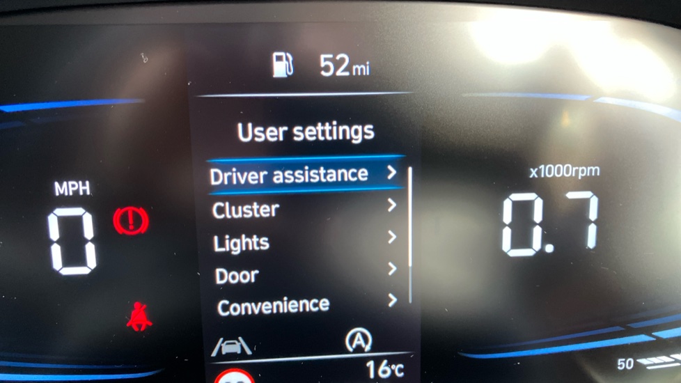 Hyundai i10 1.0 MPi Premium 5dr Petrol Hatchback - Image 39